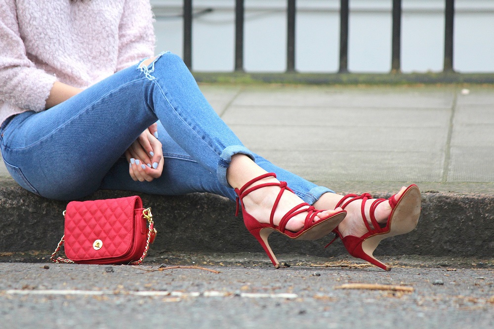 Mom Jeans and Strappy Heels — Peexo Style, Beauty and Home in London