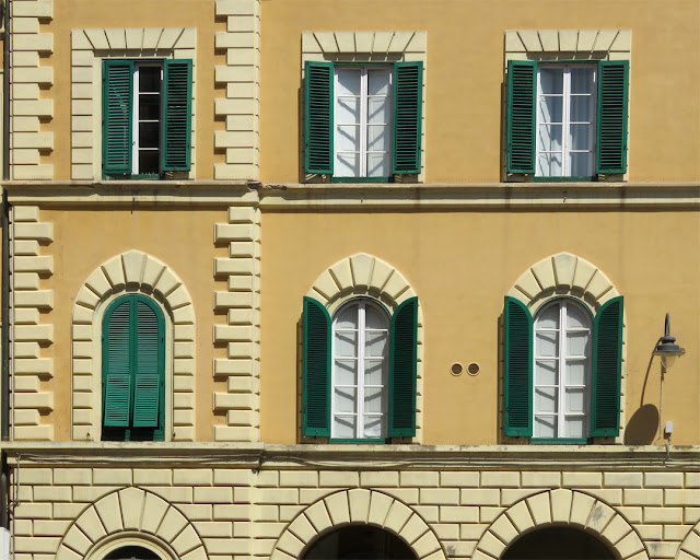 Windows of the Courthouse, Via Falcone e Borsellino, Livorno