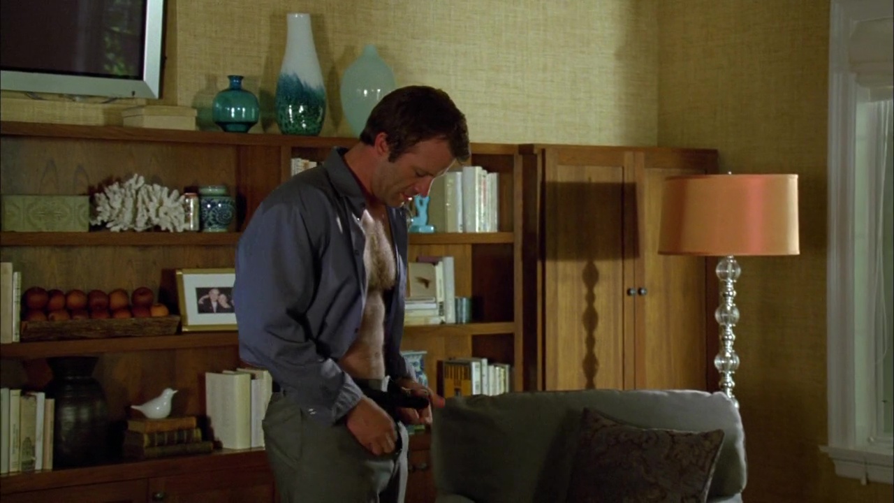 Thomas Jane shirtless in Hung 2-02 "Tucson Is the Gateway to Dick or T...