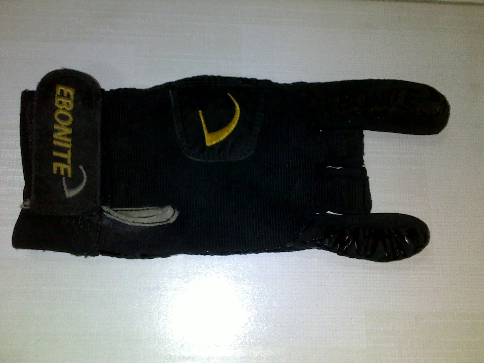 KEDAI BOWLING ONLINE Ebonite React R Tenpin Bowling Glove Right XSmall