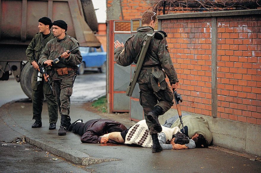 Top 100 Of The Most Influential Photos Of All Time - Bosnia, Ron Haviv, 1992