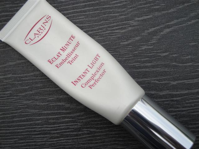 Beauty ponders: Review Instant Light Complexion Perfector in Rose