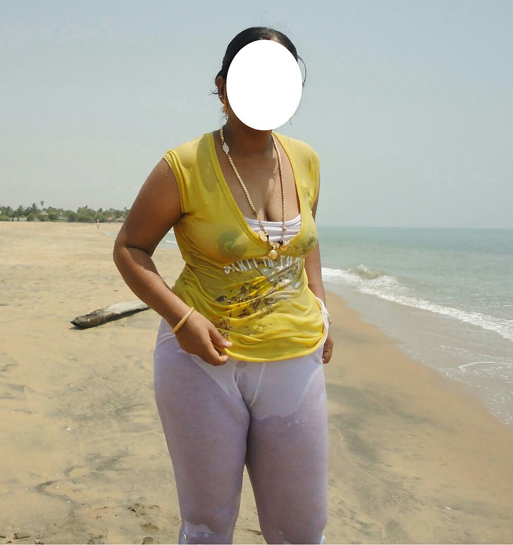 Desi Hindi Sex Stories 2015 Desi Wife Flashing Nipple Pussy on beach