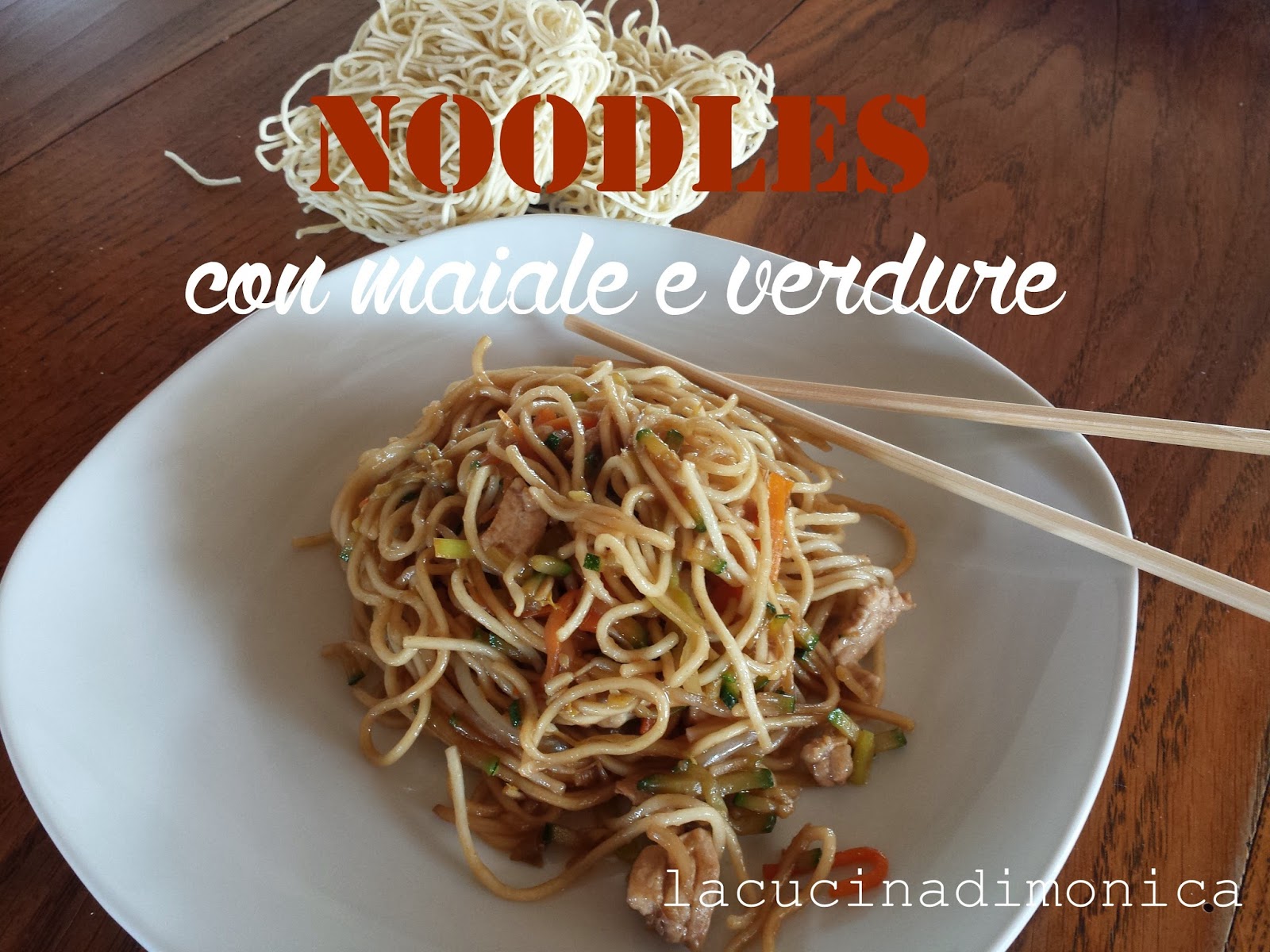 noodles con maiale e verdure