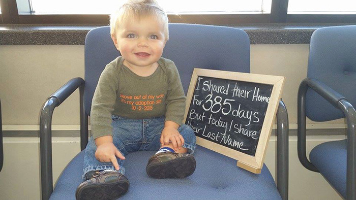 15+ Heartwarming Pics Of Children Who Were Just Adopted