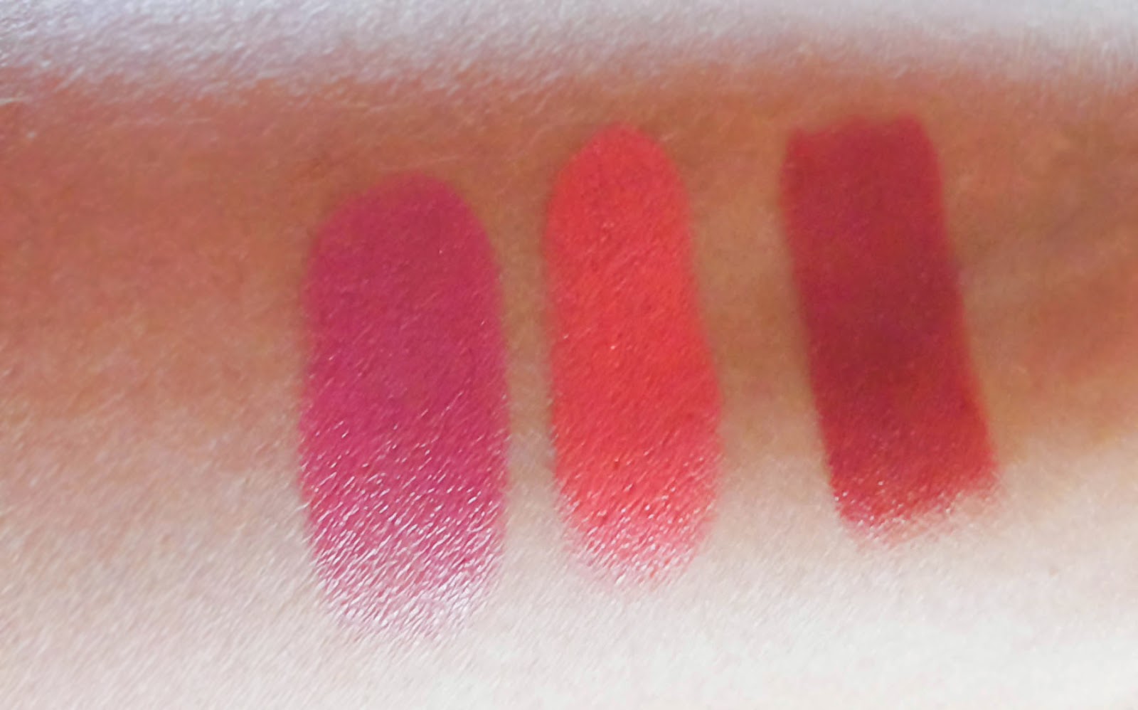 Fuchsia World Viana Lipstick Review