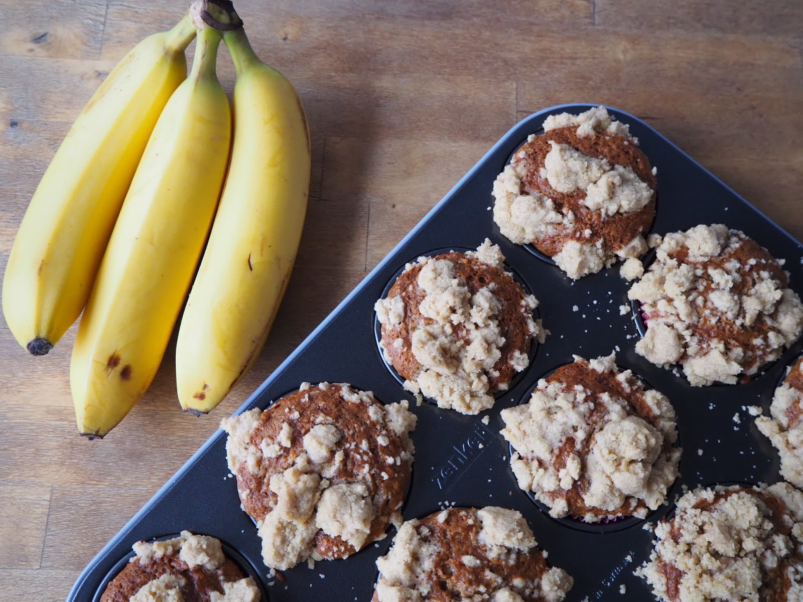 Kein krummes Ding: Vegane Bananenmuffins mit Knusperstreuseln