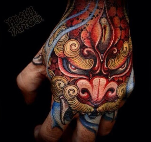 Oriental mão da tatuagem