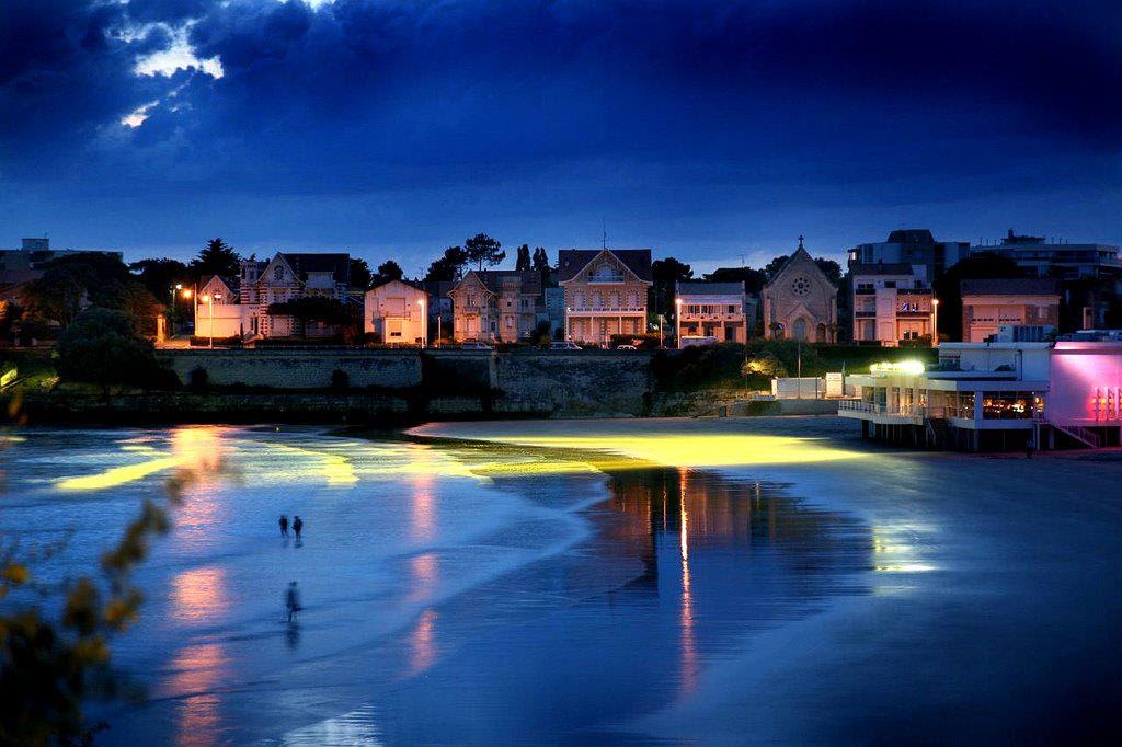 LE VOYAGE DE FRANCE, DRESSÉ POUR LA COMMODITÉ DES FRANÇAIS ET ÉTRANGERS - Pontaillac+Beach,+Royan,+France