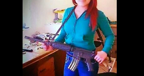 Tiene 15 años y 55 sicarios a su mando es Mujer y se llama Sandra la operadora de Los Zetas Tiene 15 años y 55 sicarios a su mando es Mujer y se llama Sandra la operadora de Los Zetas