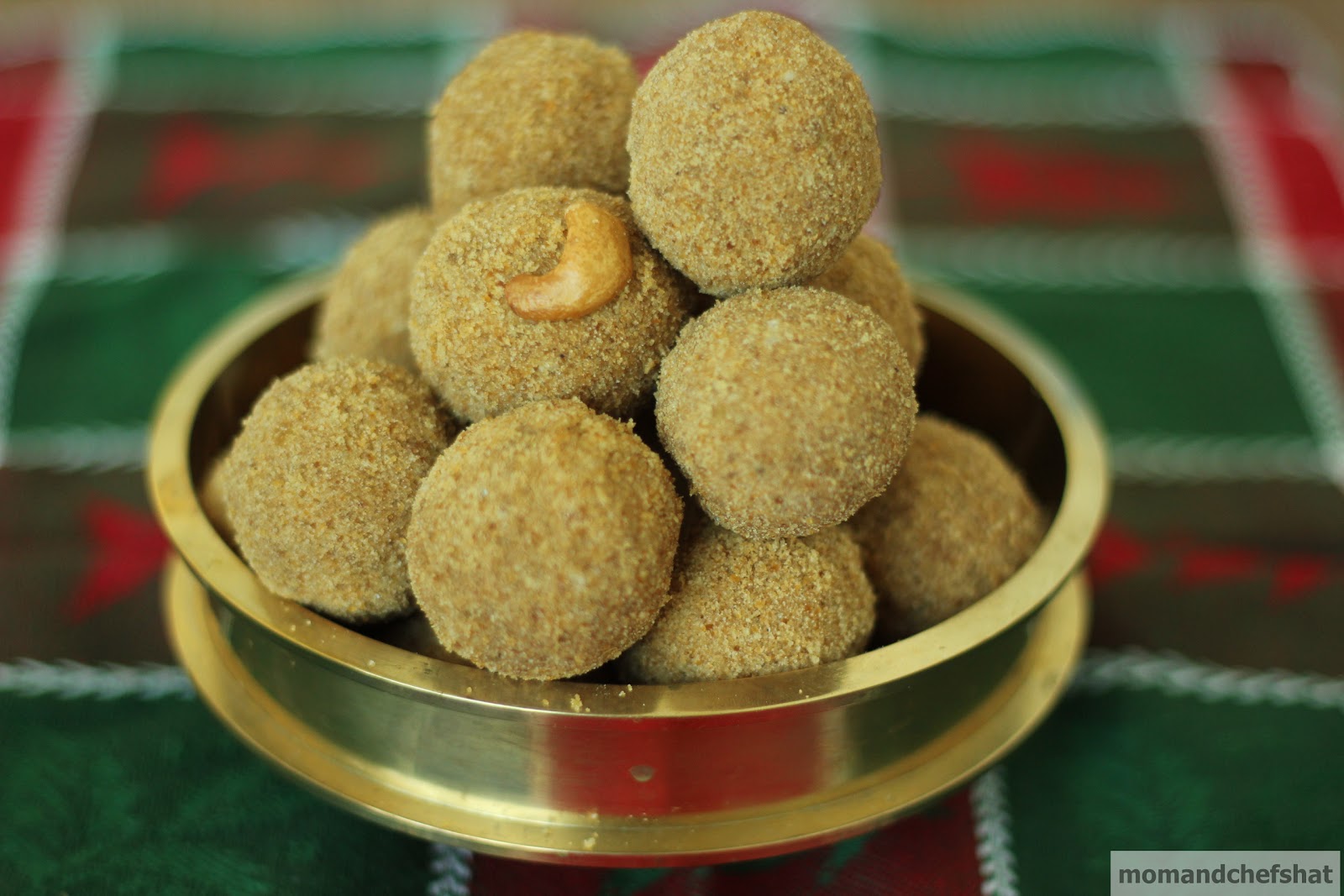 Cooking in mommy's shoes: Ari Unda/Roasted Kerala rice balls