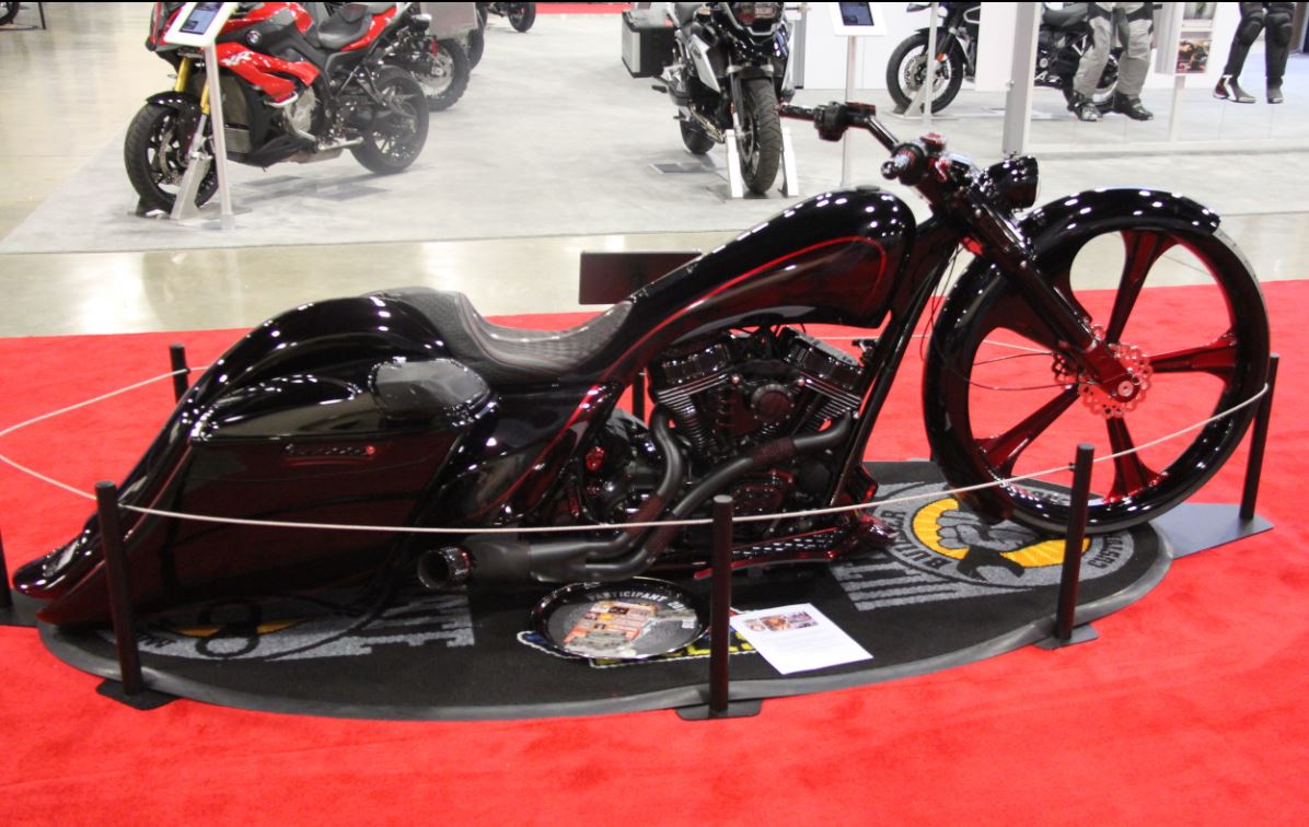 07Dyna It's in my Brain and Needs to Get Out J&P Bike shows