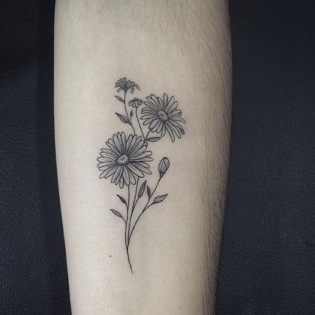 Mini tatuagens de flores para as mulheres Mini tatuagens de flores para as mulheres