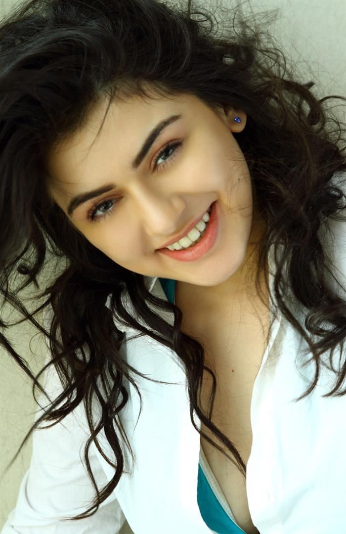 Actress Hansika New - Indian Actresses Wallpapers Gallery