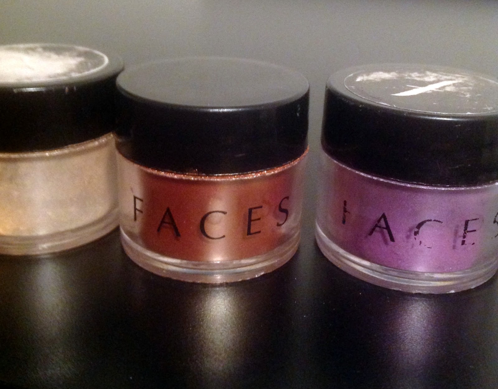 Diary of a Trendaholic Faces Sparkle Dust Eye Shadow Review