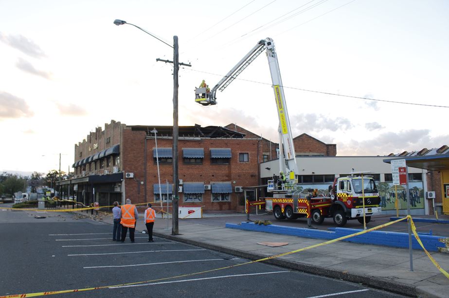 Wild Weather Leaves Kurri Kurri Looking Like a War Zone 2NURFM