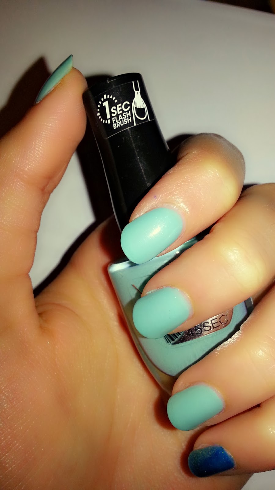 Nagelira PunkteNageldesign