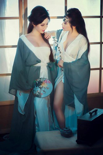 Bo anh goi cam cua hai “co dau ma” gay tranh cai - Anh 10