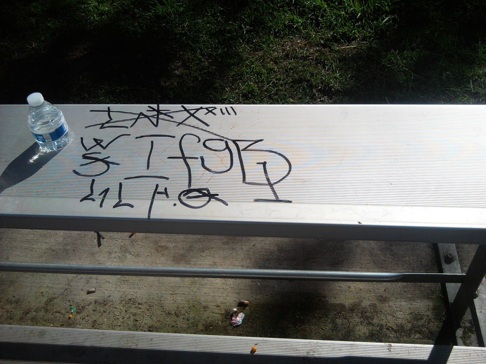 blood piru brims gangs graffiti Inglewood family gangster blood ( IFGB )