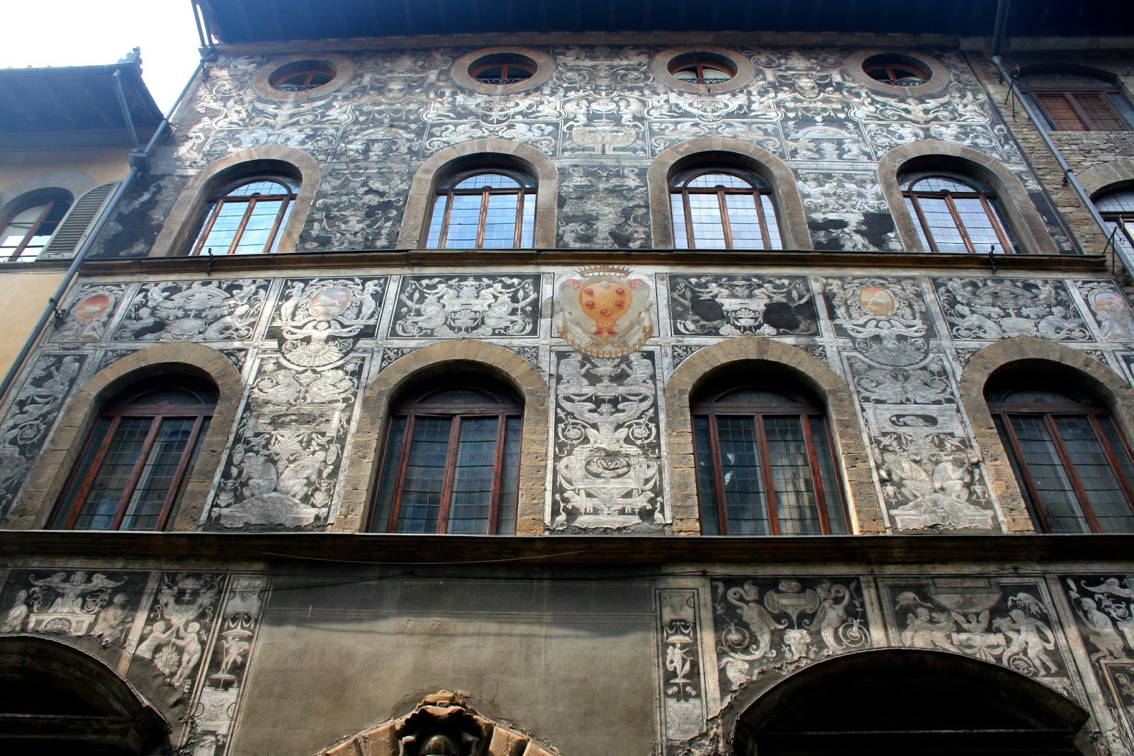 Paul Vickers : Design Thinking: 'Sgraffito' facades on Renaissance ...