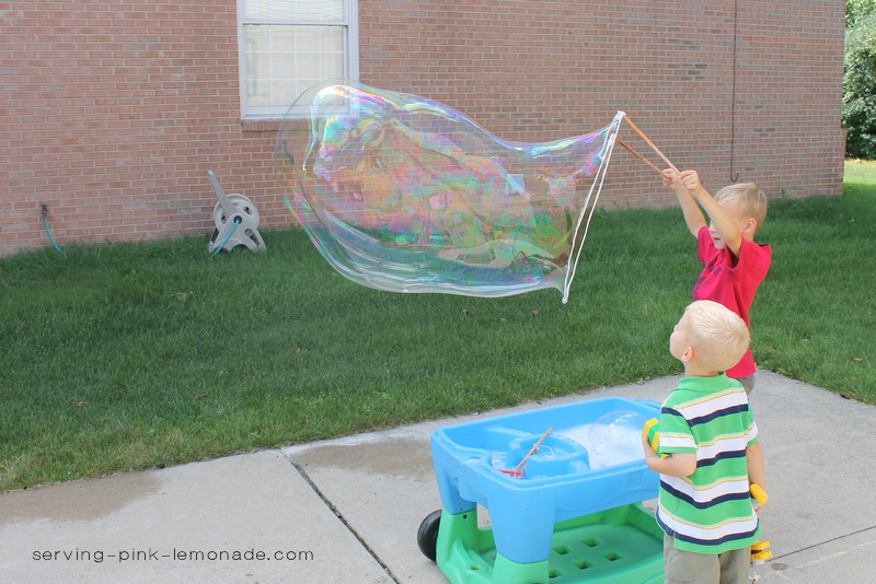 Serving Pink Lemonade: How to Make Giant Bubbles + World's Best Bubble ...