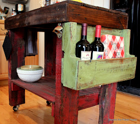 kitchen island, paint, book holder pallet wood, storage, shelf, http://bec4-beyondthepicketfence.blogspot.com/2012/04/pallet-island.html
