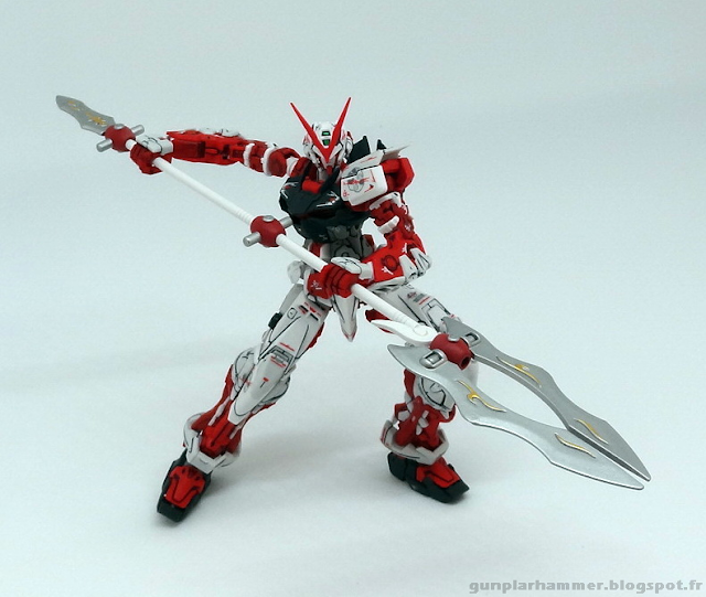 RG Real Grade Gundam Astray Red Frame 1/144 avec lance spear 