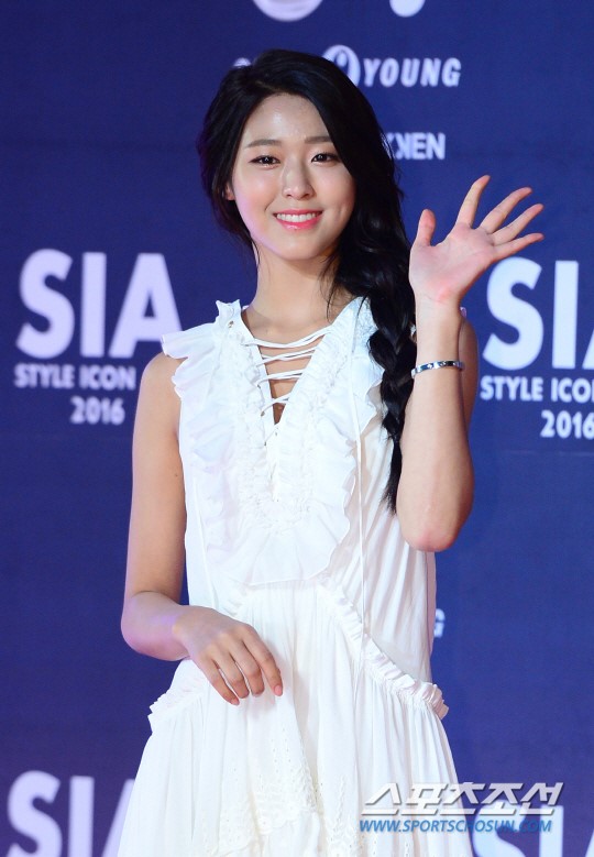 오늘자 SIA 레드카펫 설현 | 인스티즈