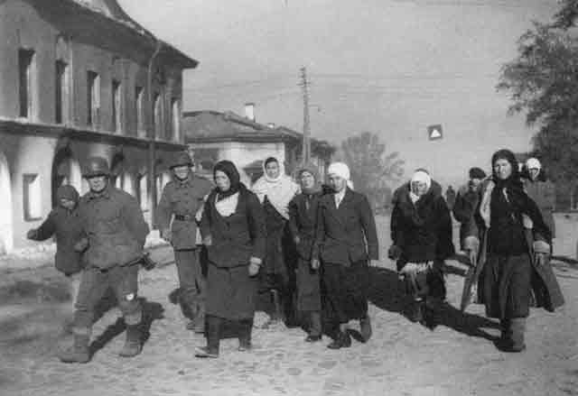 Finnish troops enter  Petrozavodsk 1 October 1941 worldwartwo.filminspector.com