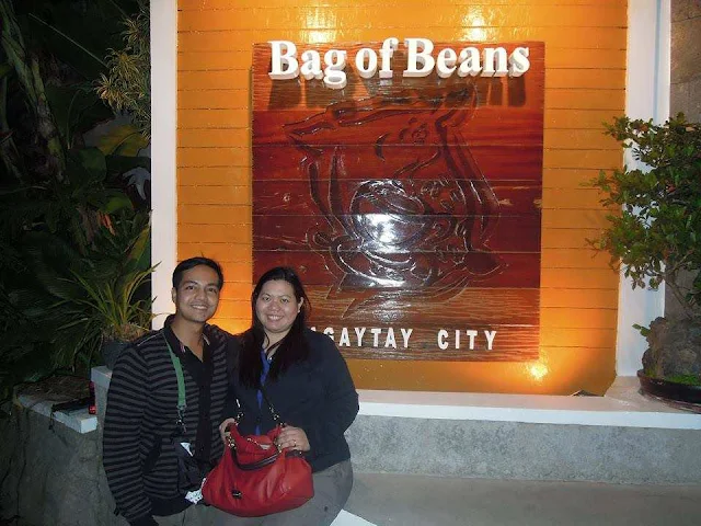 Couple travel blogger at Bag of Beans Tagaytay