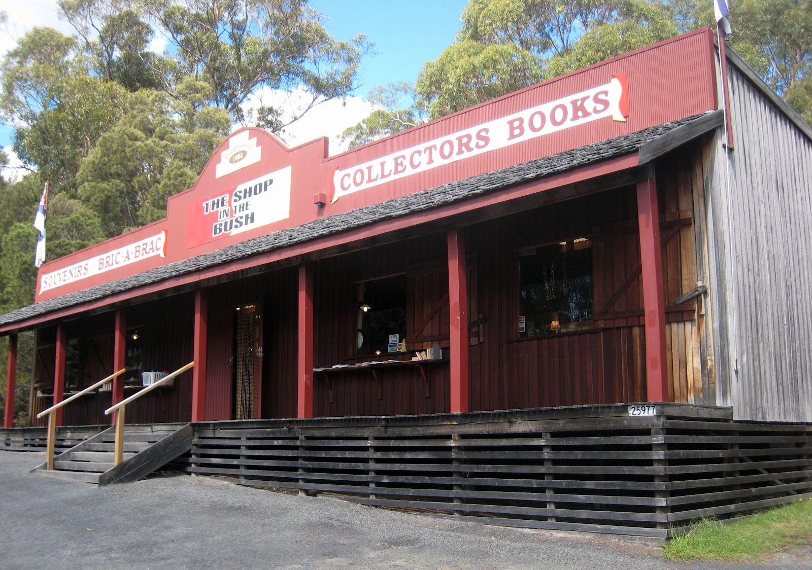 "THE LEYLAND SISTERS" DERBY POPULATION 302