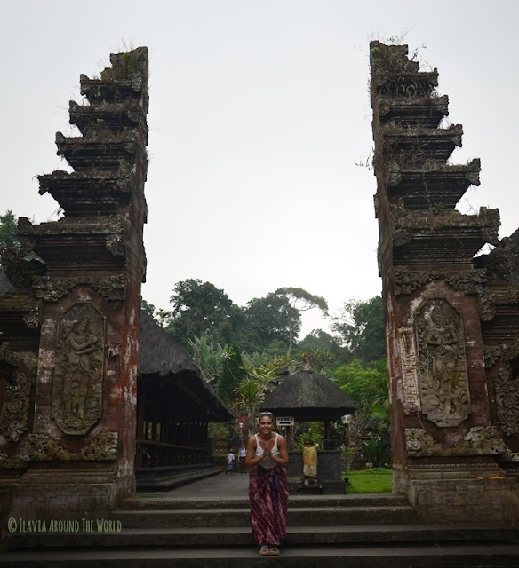 Entrada al Pura Luhur Batukaru entrada pura luhur batukaru bali