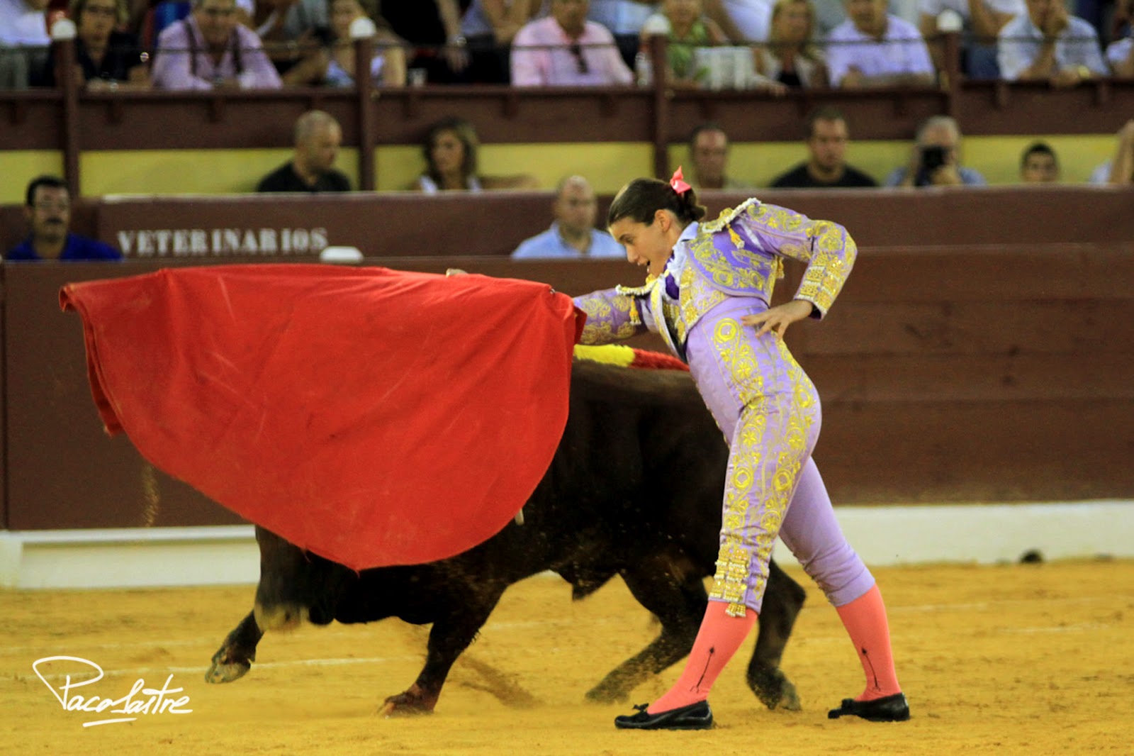 feriataurina.es VALENCIA CONCHI RÍOS CORTÓ UNA OREJA Y PUDIERON SER MÁS
