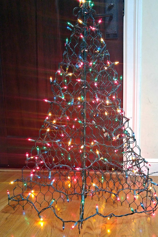 Bonggamom Finds Easy, Beautiful Holiday Decorating with Crab Pot