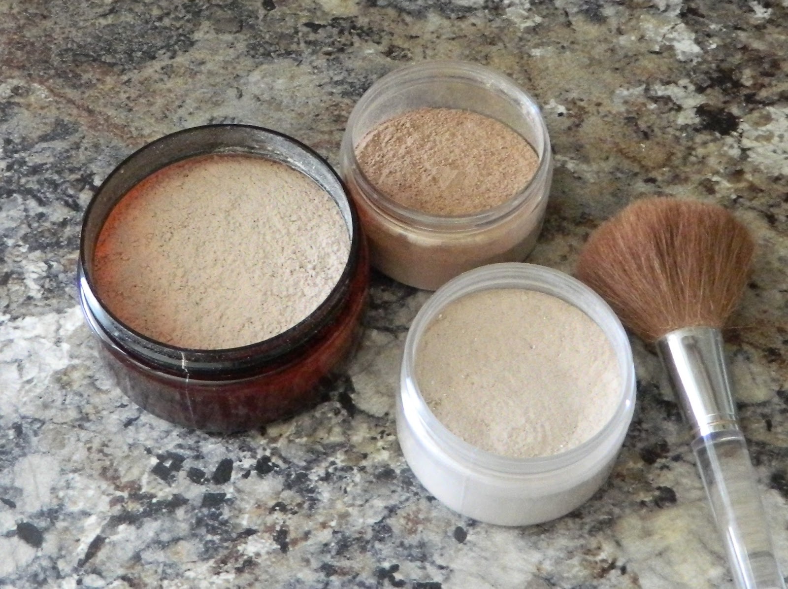 laura's frayed knot Face Powder DIY