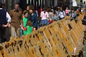 Abonados de Málaga recogen firmas contra el cambio de sillas en Semana Santa Abonados de Málaga recogen firmas contra el cambio de sillas en Semana Santa