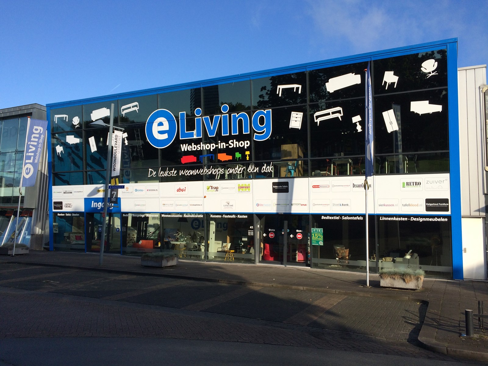 Onderscheidende Badkamermeubels uit teakhout. Eigen Ontwerpen. Eigen