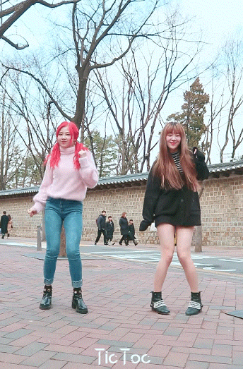 서울 랜드마크에서 나나나 춤추기.gif | 인스티즈