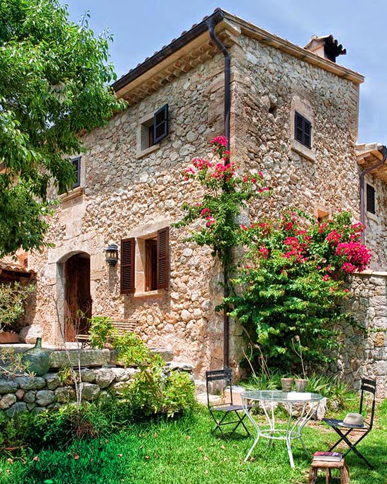 Country villa in Spain/lulu klein
