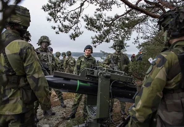 Crown Princess Victoria visited the 1st Marine Regiment (Amf 1) at the Berga Naval Base in the archipelago of Stockholm