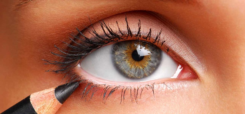 How to Do Flawless Makeup? 9 Tips that Really work 5 eye%2Bpencil