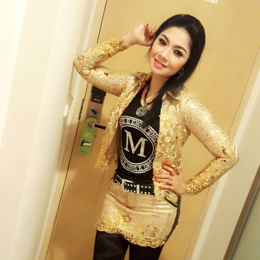 Artis Dangdut Panggung Artis Dangdut Panggung