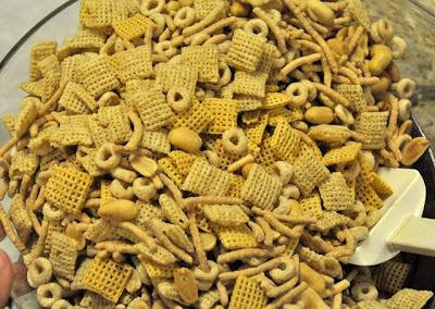 Butterscotch Snack Mix is the sweet and salty combinations of Chex and Cheerio cereasl, peanuts, and candy covered in butterscotch and peanut butter coating. #SnackMix #PeanutButter #Snacks #ChexMix