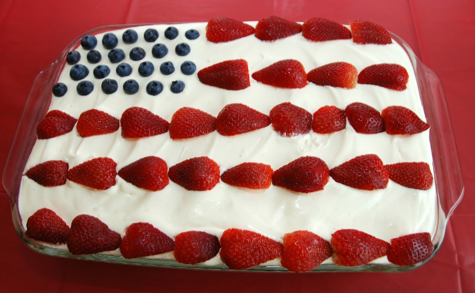 one-creative-housewife-patriotic-poke-cake