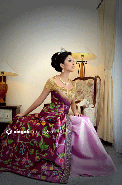 Fashion Photograph, Tak lupa kami ucapkan banyak Terima kasih kepadapara desainer muda berbakat Jawa Tengah. Buat Tatox Crisantium dengan karya Batik Magelang dan Jarik Gendongnya