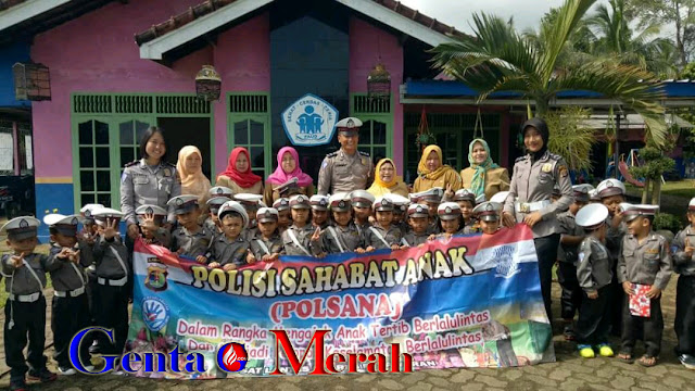 Polisi Sahabat anak Pekenalkan Keselamatan Diri, Anggota Polres Pesawaran Kunjungan Sekolah