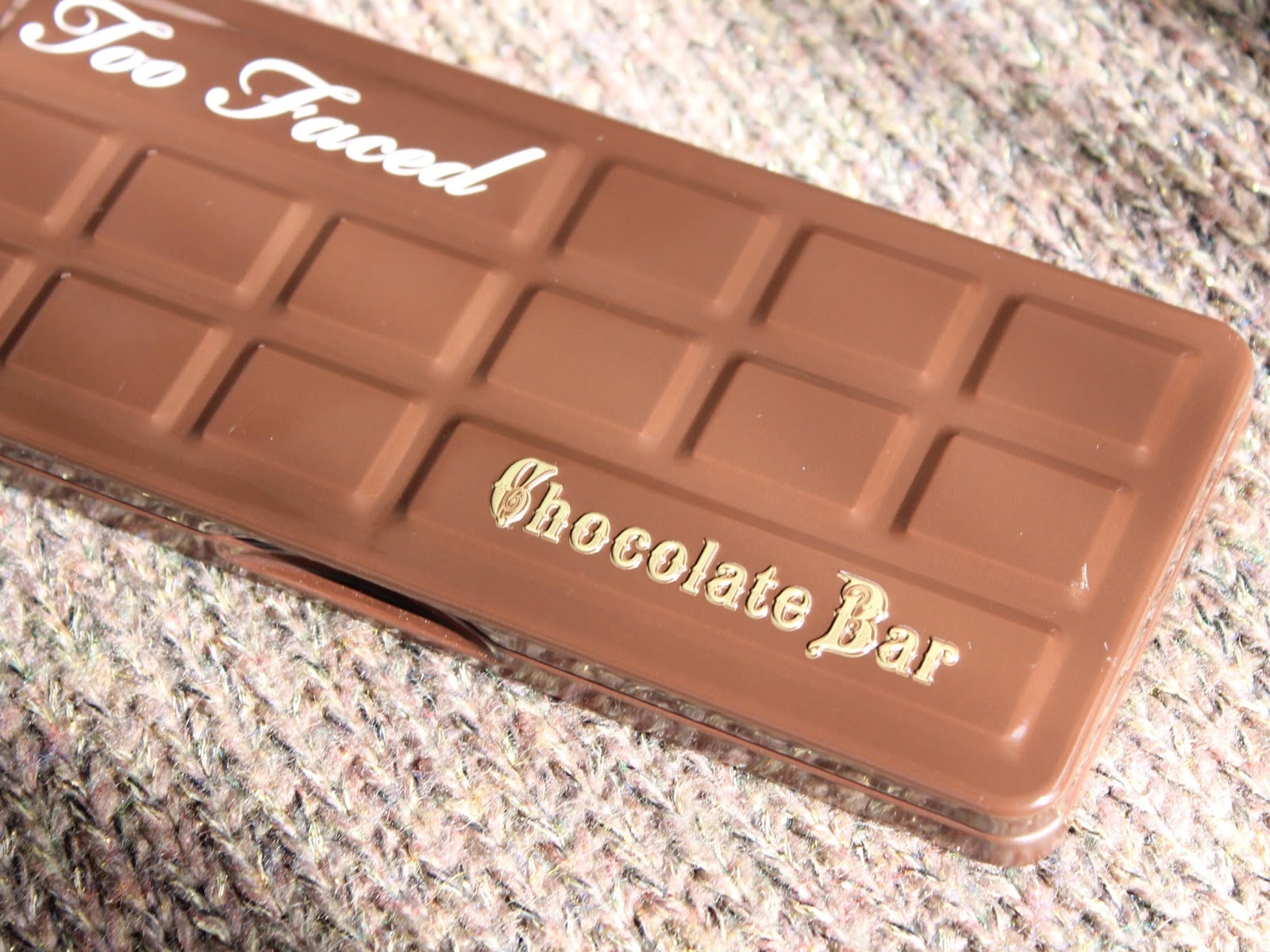 Чоко шоколадку. Шоколадная плитка. Шоколад Choco. Bar плитка шоколада. Открытая шоколадка.