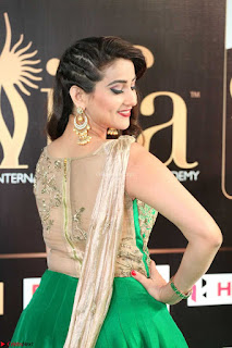 Manjusha in Beautiful Sleeveless Green Anarkali dress at IIFA Utsavam Awards 012