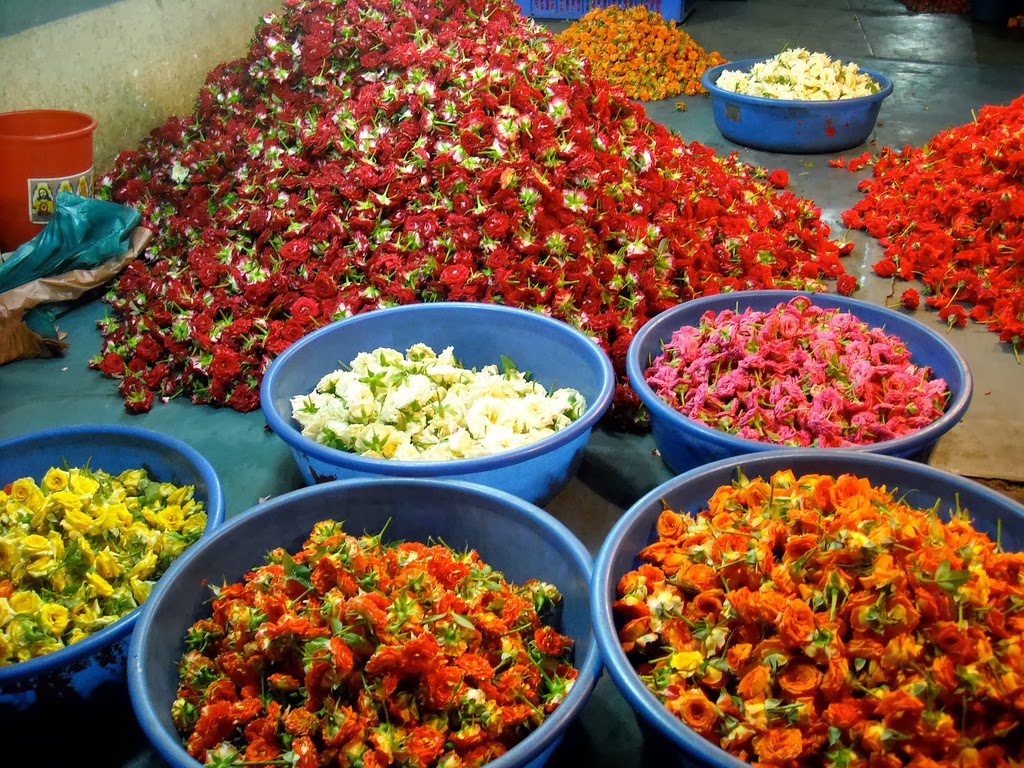 100 THINGS TO DO IN CHENNAI 63 Koyembedu flower market
