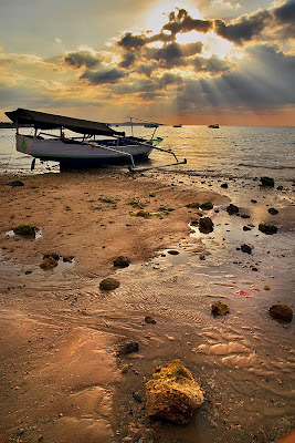 senja di pantai namosain